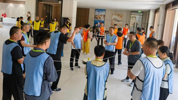 宝龙配资 山东省建设建材工会开展“向环卫工致敬”省级示范性一线职工疗休养活动
